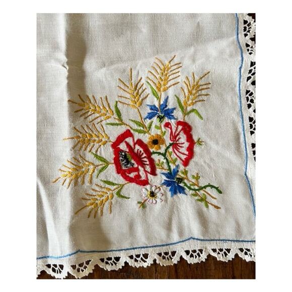 Antique Embroidered Wildflower  6-Piece Linen with Lace Trim Set (1930s–1950s) - Picture 5 of 5